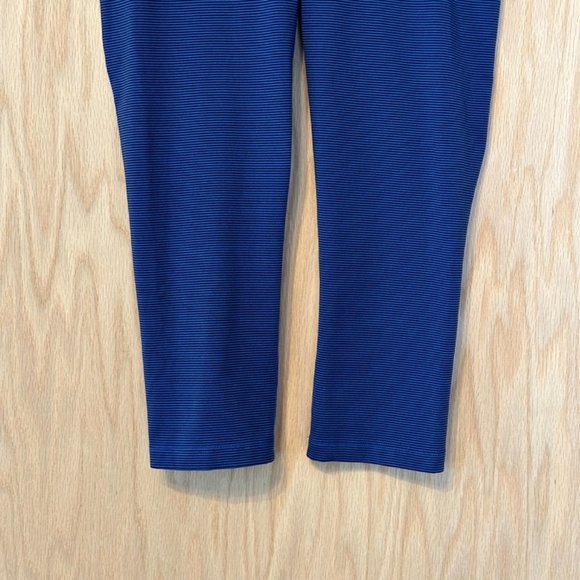 Nike Legend 2.0 Tight Fit Foldover Capri - Picture 3 of 9